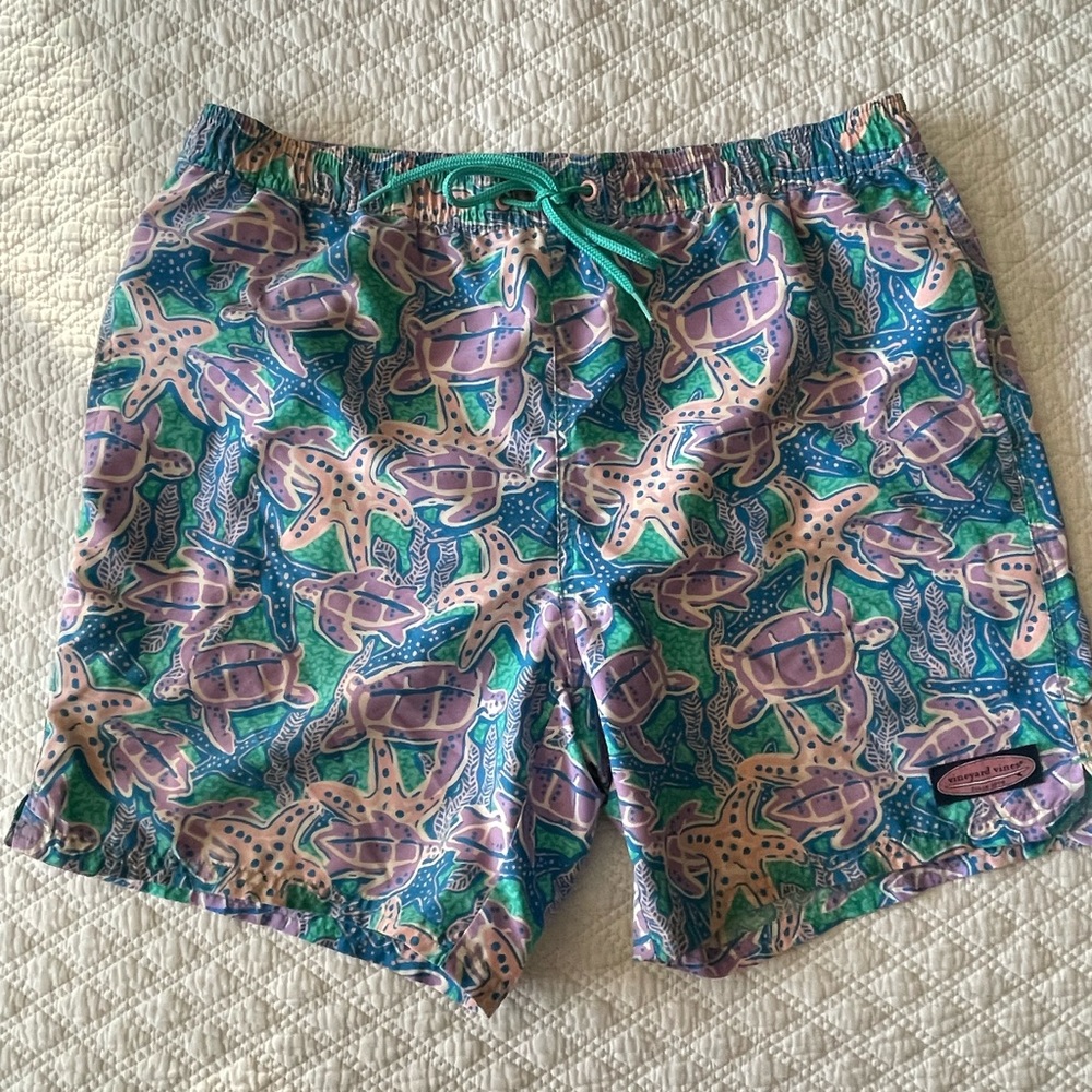Men’s Medium Vineyard Vines Swim Trunks